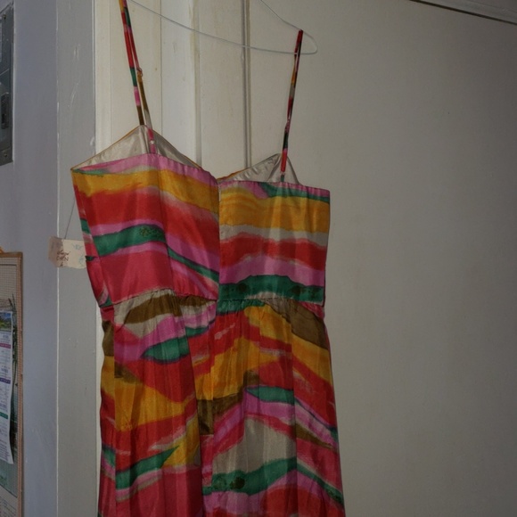 Dress - Picture 4 of 5